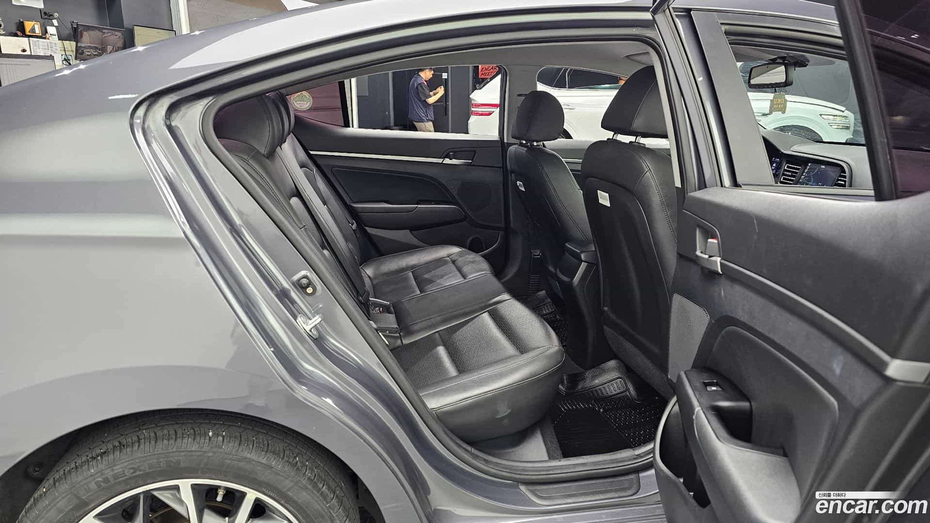 AVANTE Hyundai 2019.0-OPTION-016