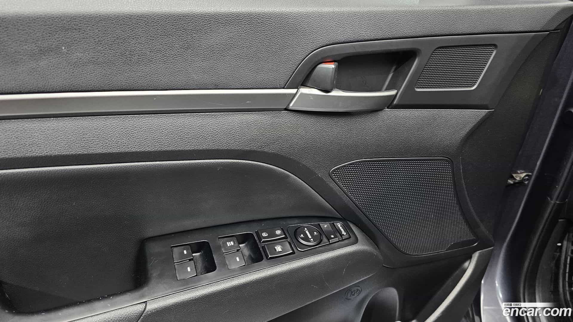 AVANTE Hyundai 2019.0-OPTION-020