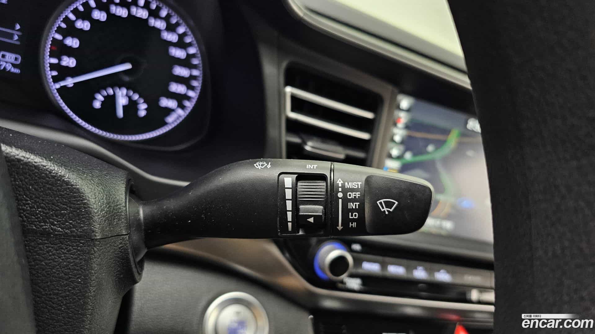 AVANTE Hyundai 2019.0-OPTION-021
