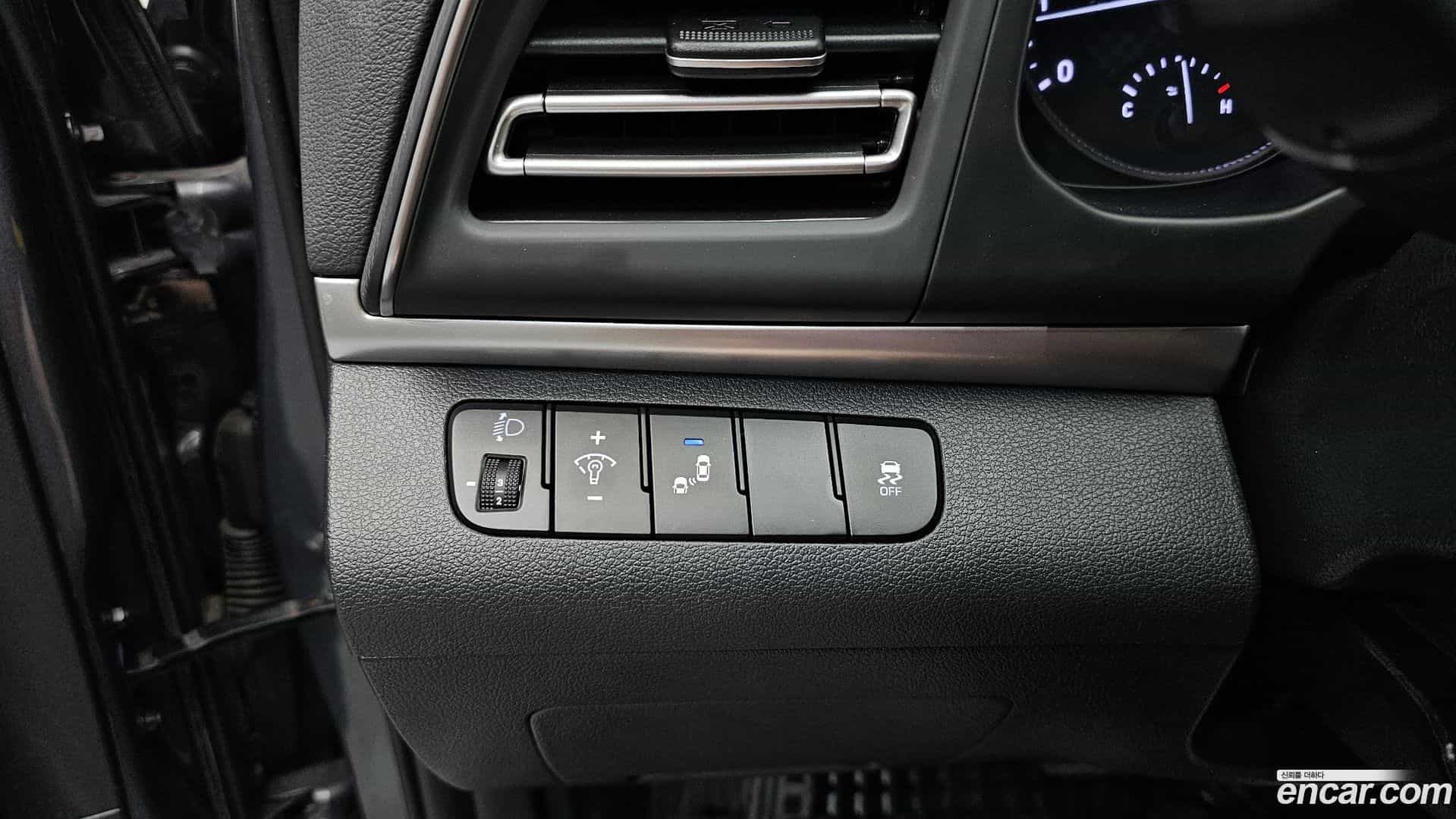 AVANTE Hyundai 2019.0-OPTION-023