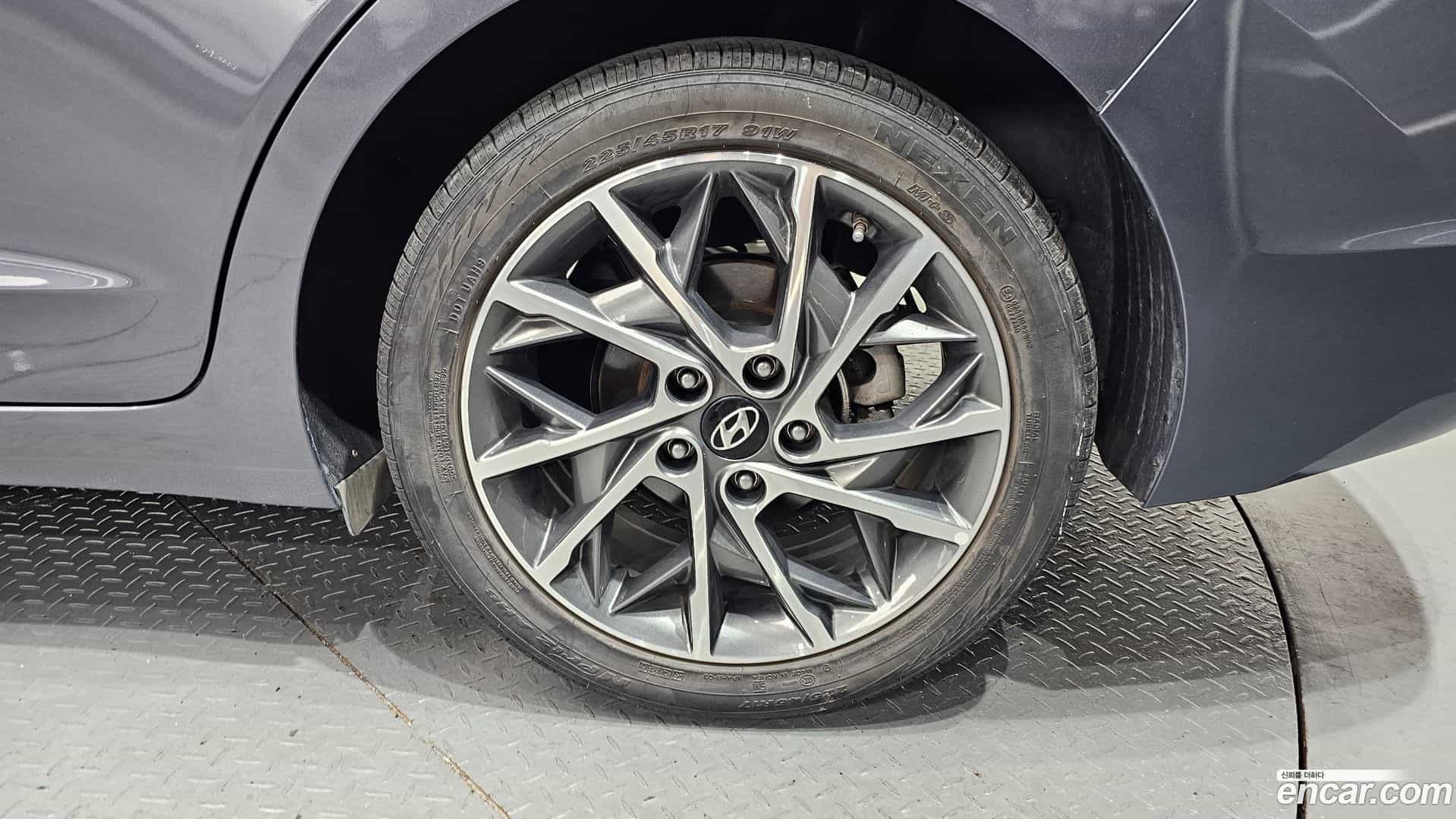 AVANTE Hyundai 2019.0-OUTER-031