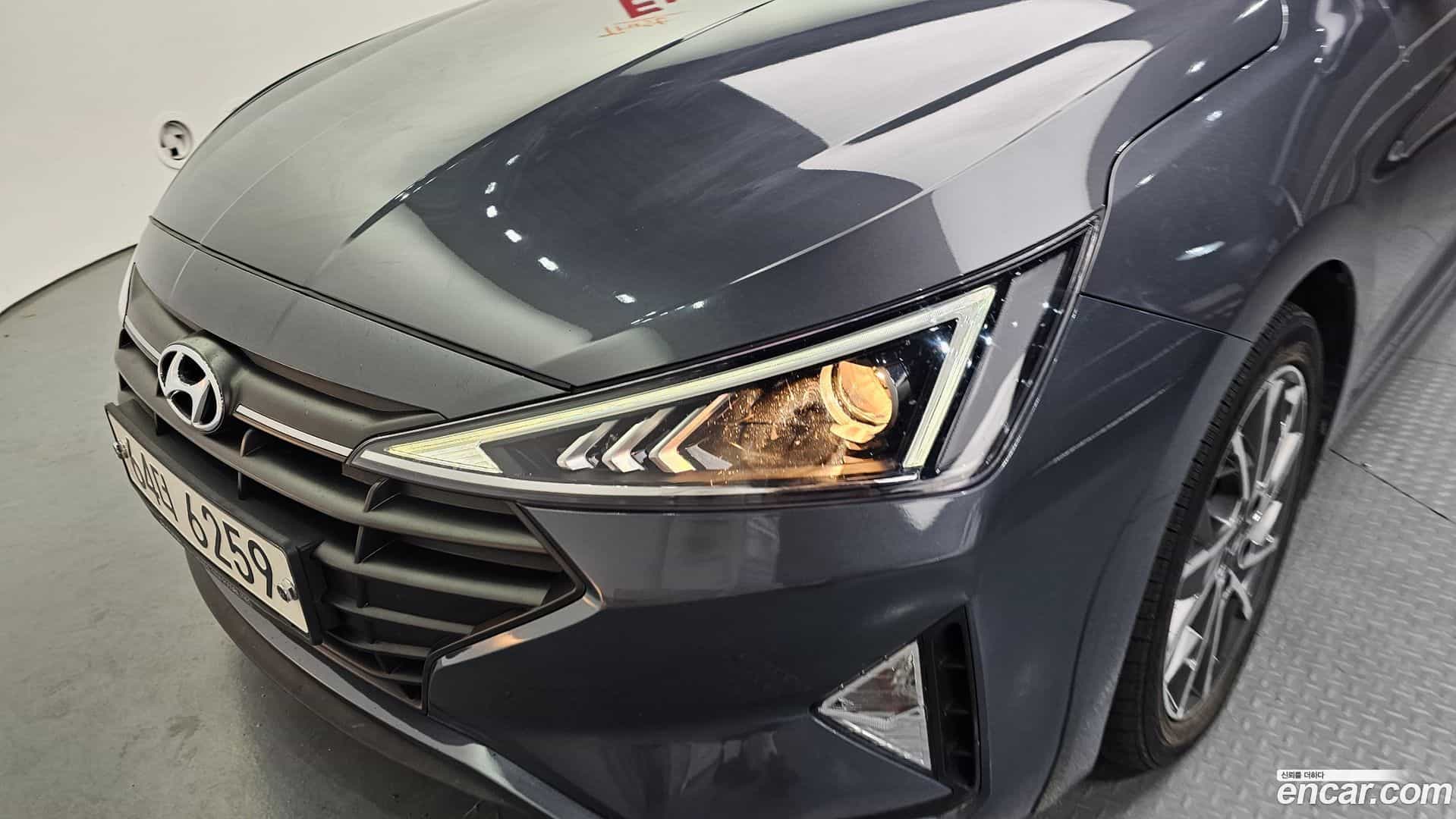 AVANTE Hyundai 2019.0-OUTER-032