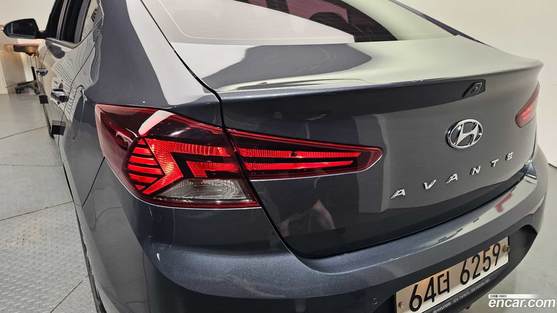 AVANTE Hyundai 2019.0-OUTER-033