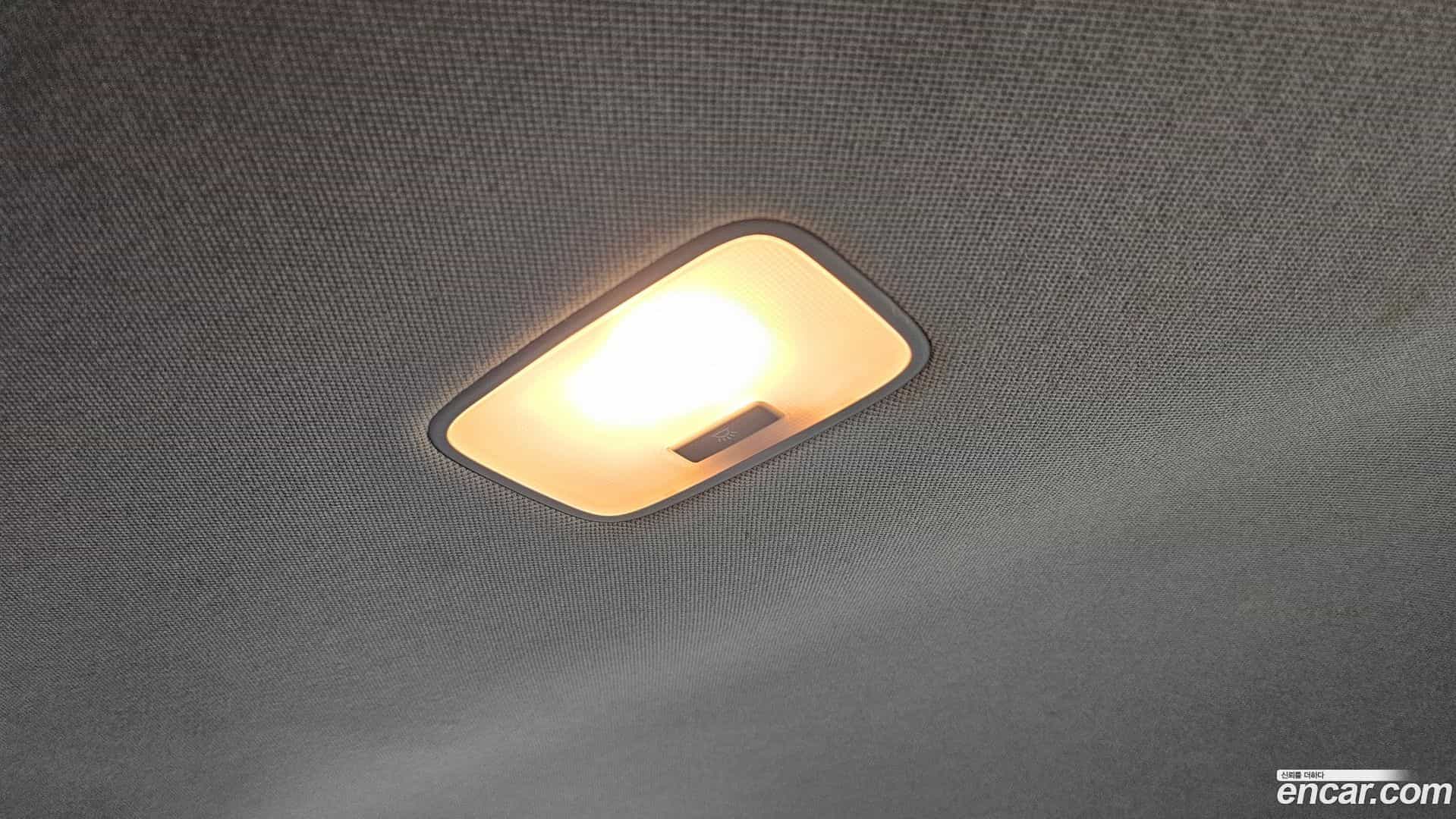 AVANTE Hyundai 2019.0-OPTION-042