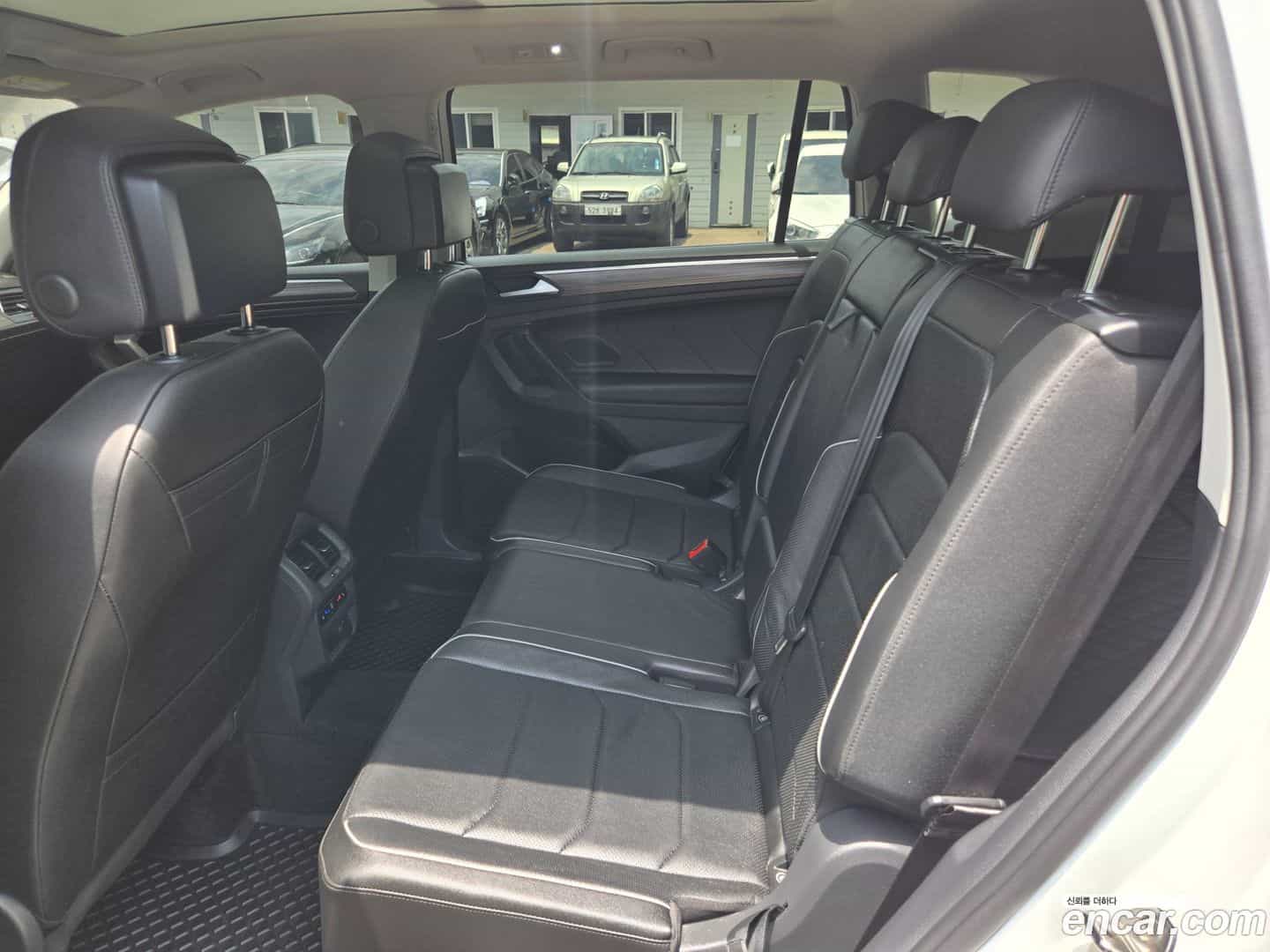 Tiguan Volkswagen 2023.11-OPTION-017