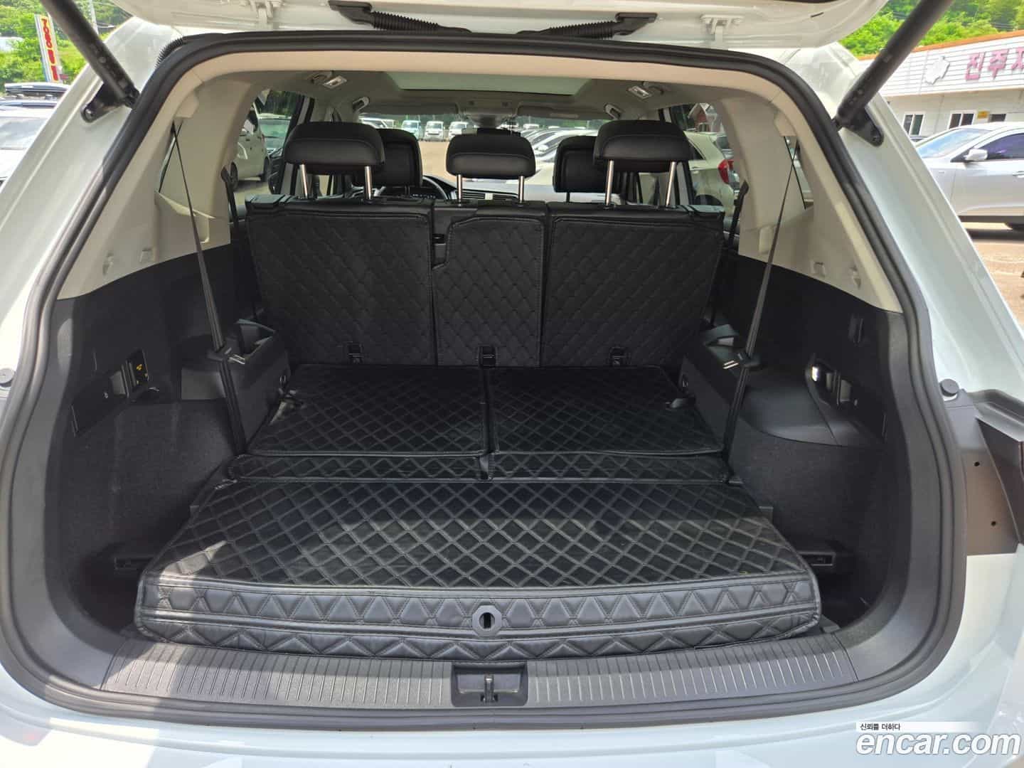 Tiguan Volkswagen 2023.11-OPTION-020