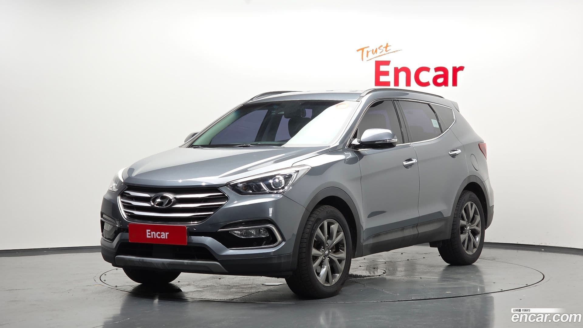 Main__Slider__Photo:Santafe Hyundai 2017.6-0
