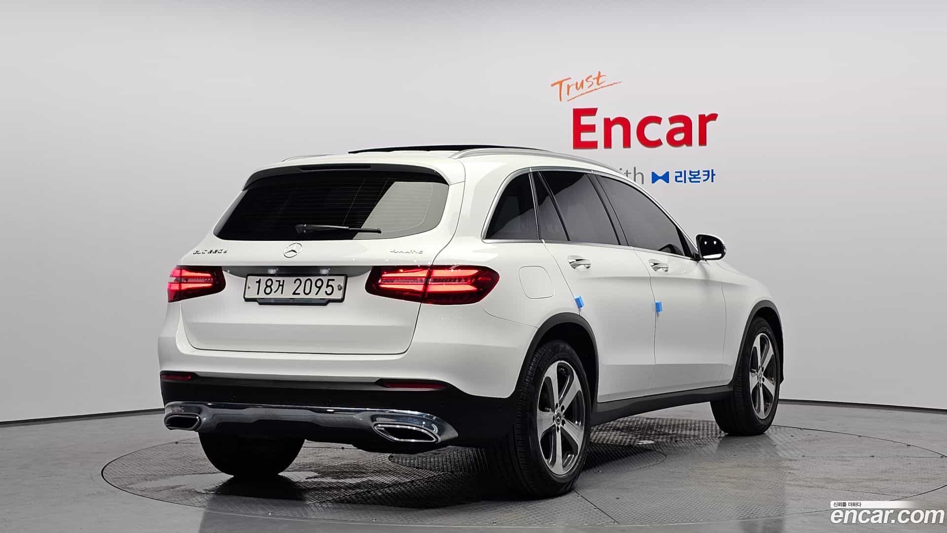 GLC-Class Mercedes-Benz 2018.1-OUTER-002