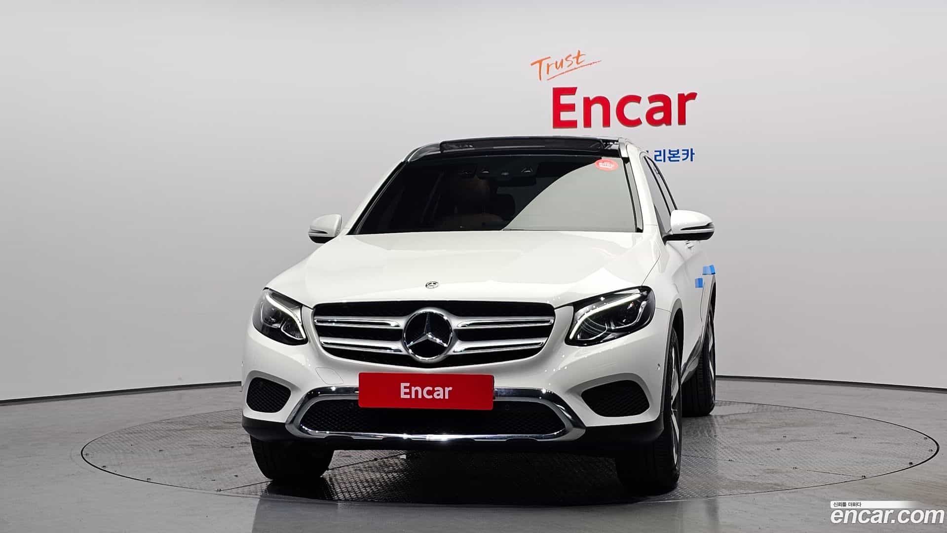 GLC-Class Mercedes-Benz 2018.1-OUTER-003