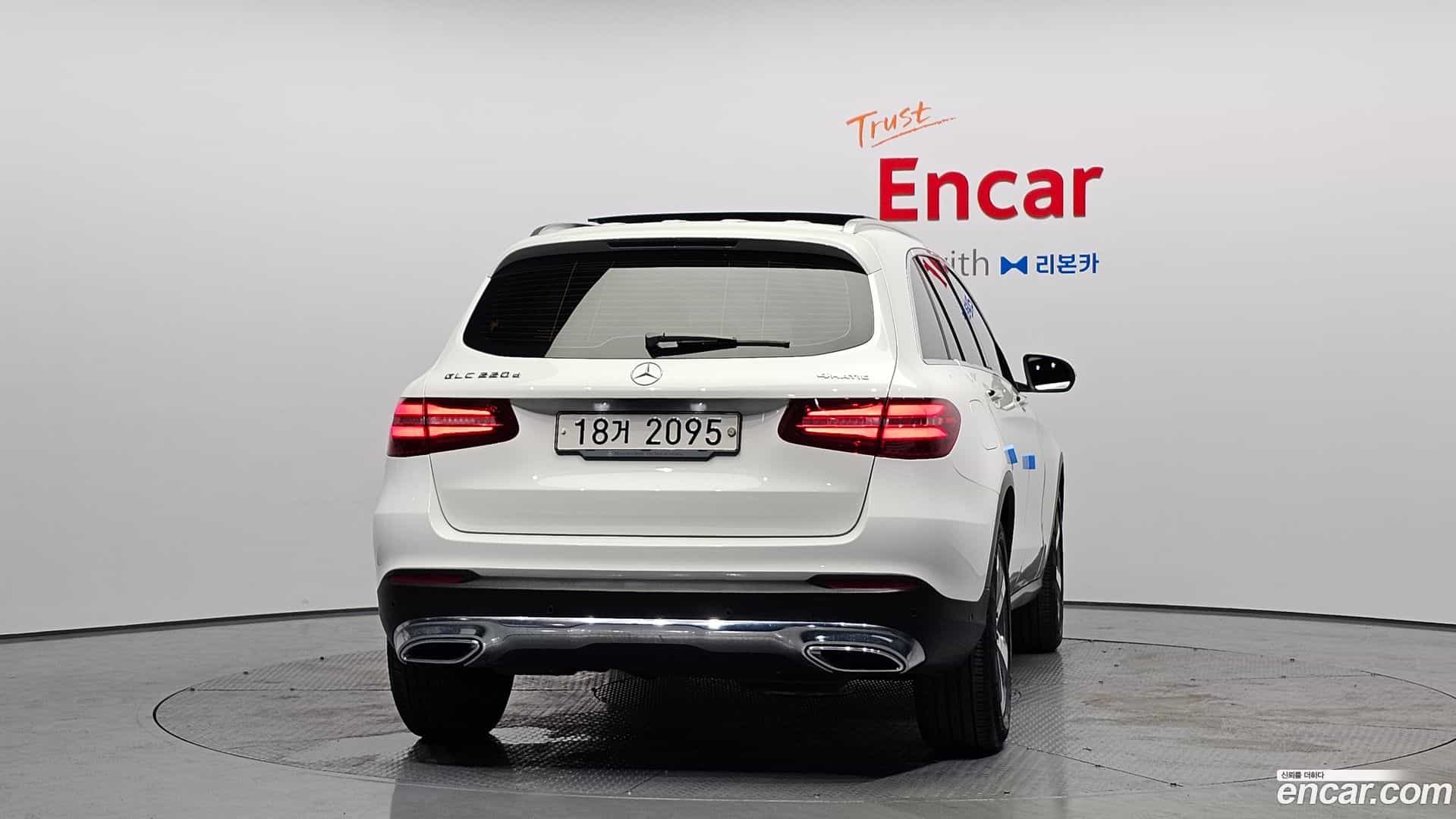 GLC-Class Mercedes-Benz 2018.1-OUTER-004