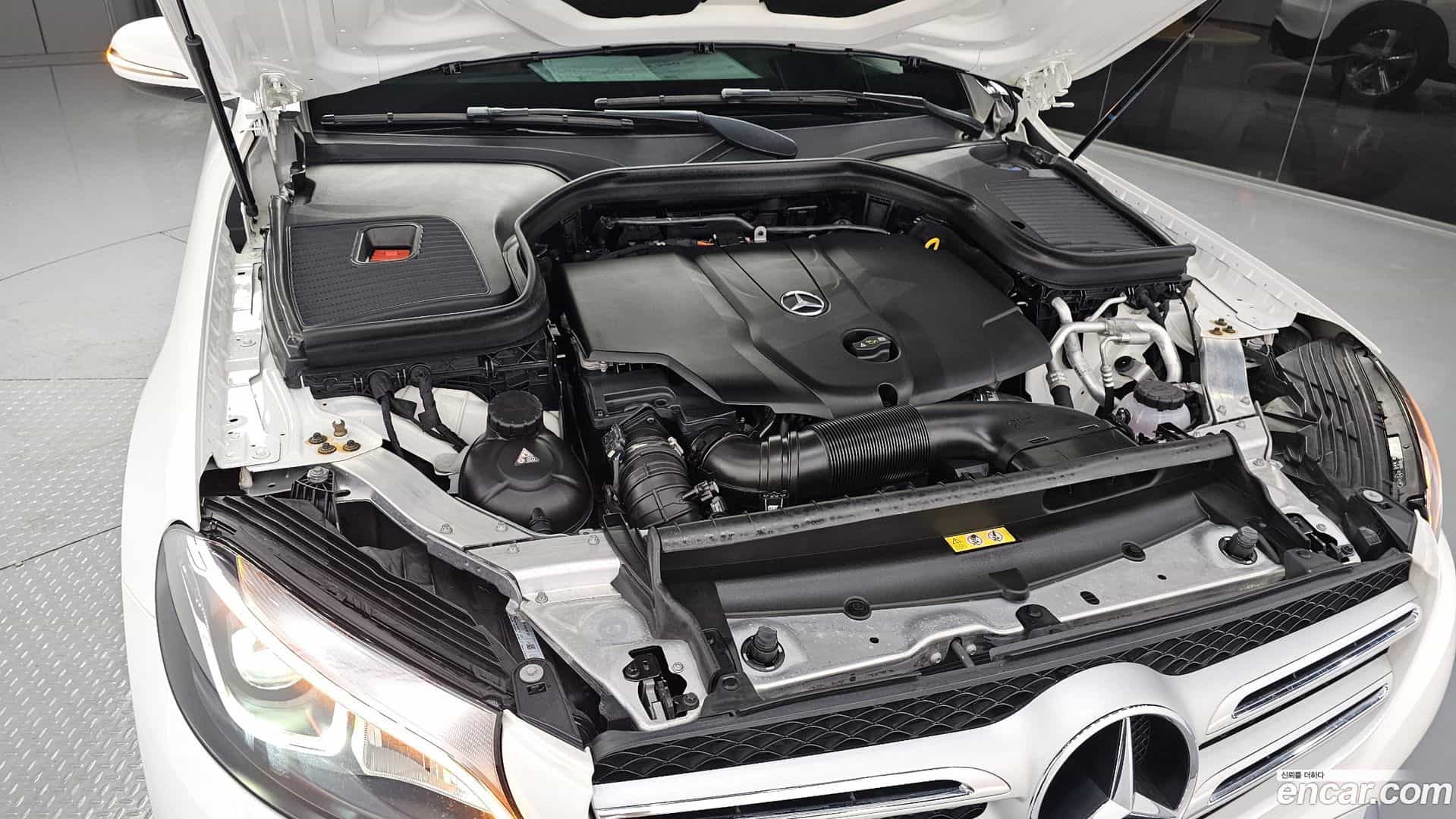 GLC-Class Mercedes-Benz 2018.1-OUTER-006