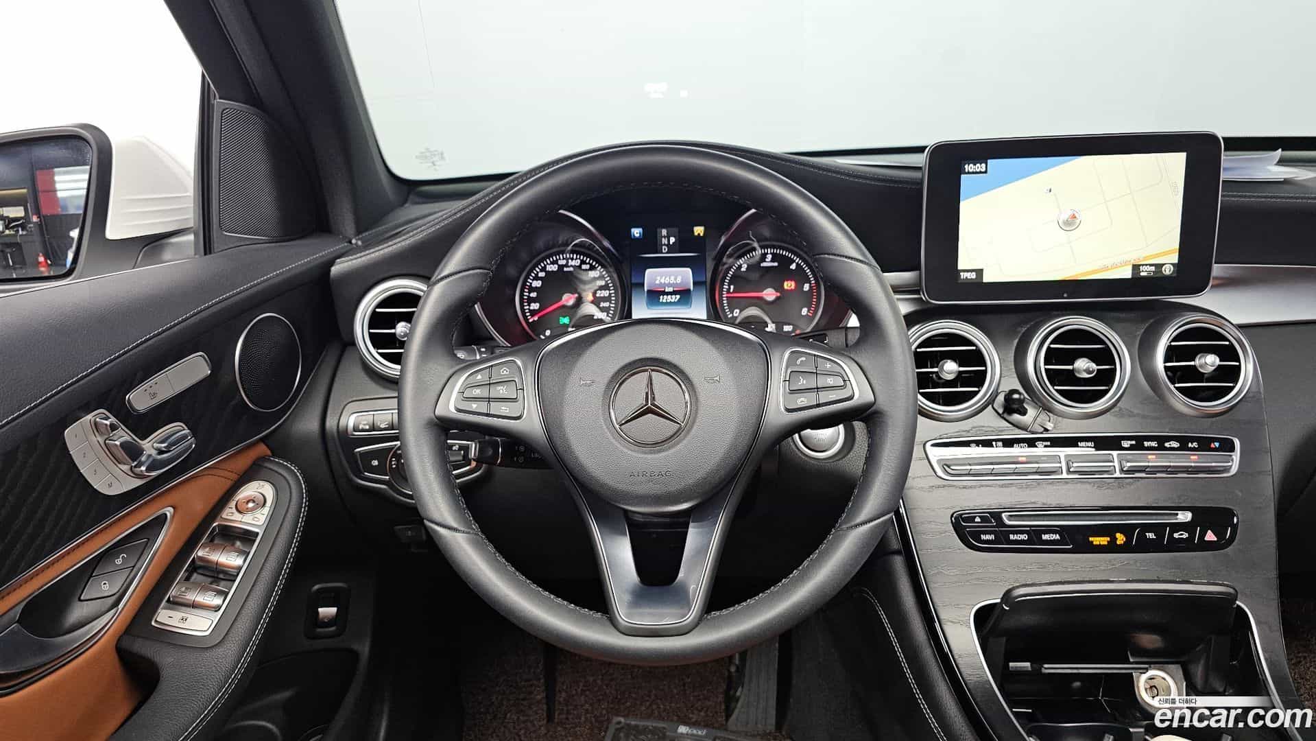 GLC-Class Mercedes-Benz 2018.1-OPTION-016