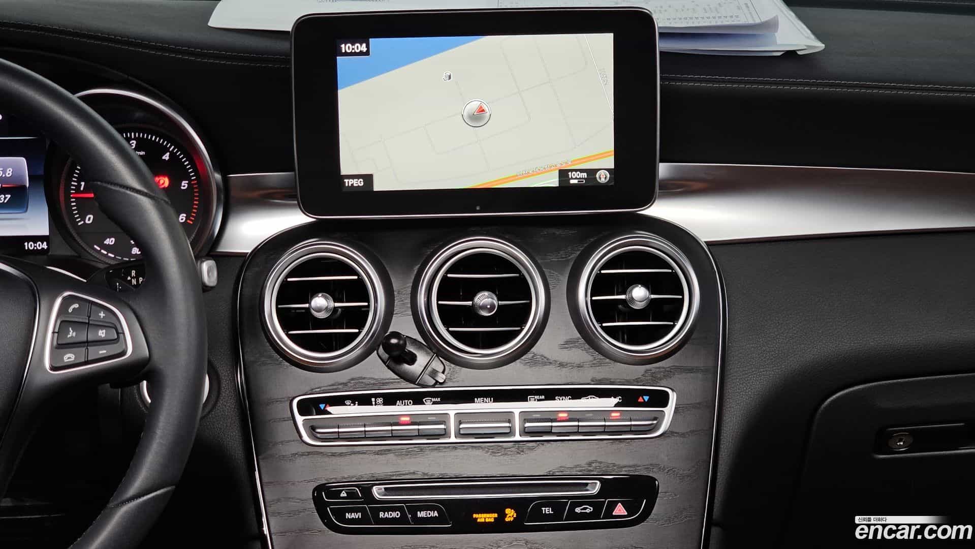GLC-Class Mercedes-Benz 2018.1-OPTION-017