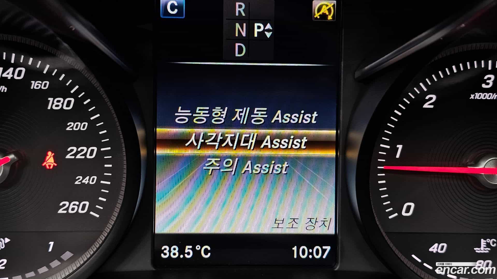 GLC-Class Mercedes-Benz 2018.1-OPTION-019