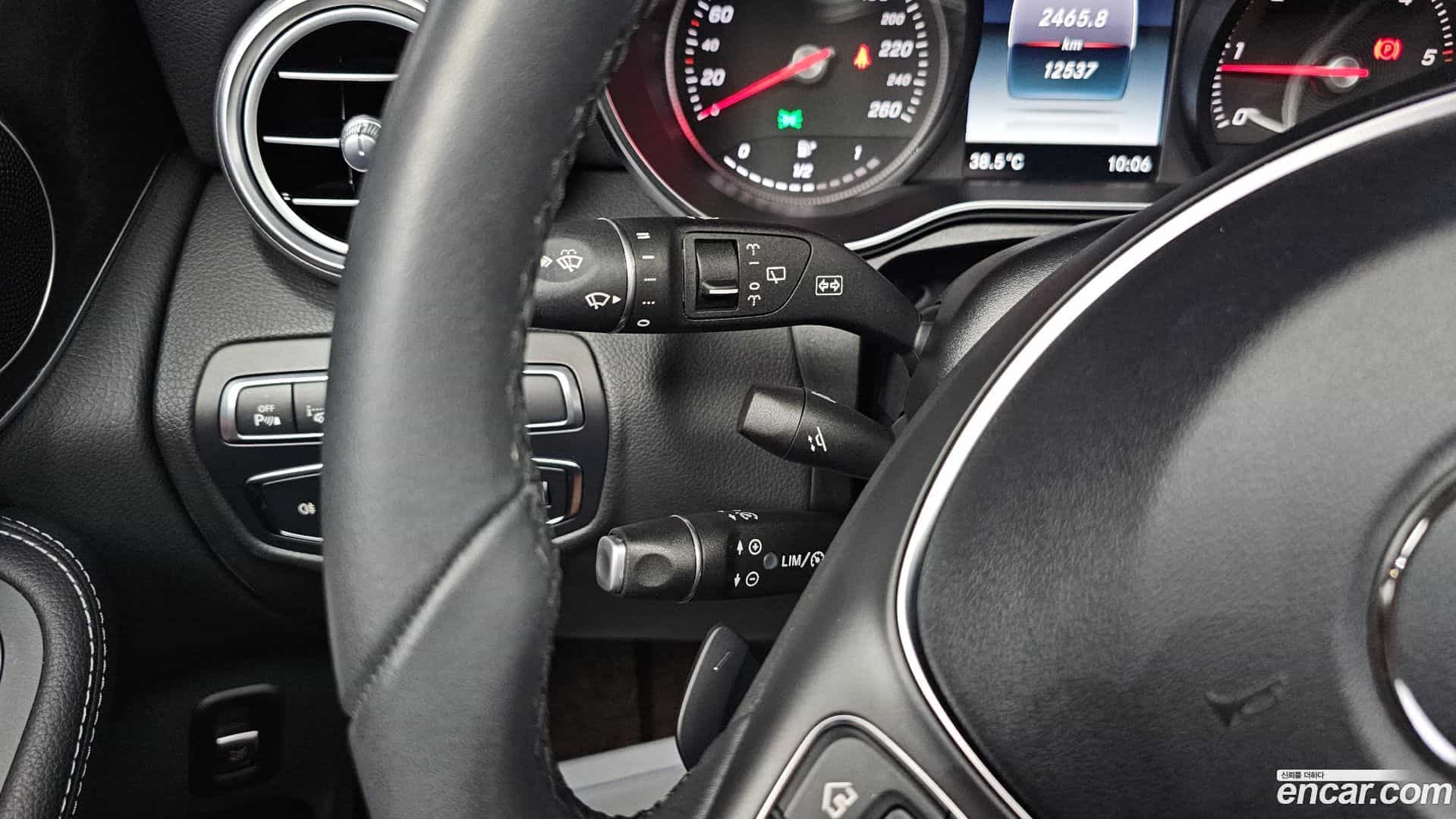 GLC-Class Mercedes-Benz 2018.1-OPTION-021