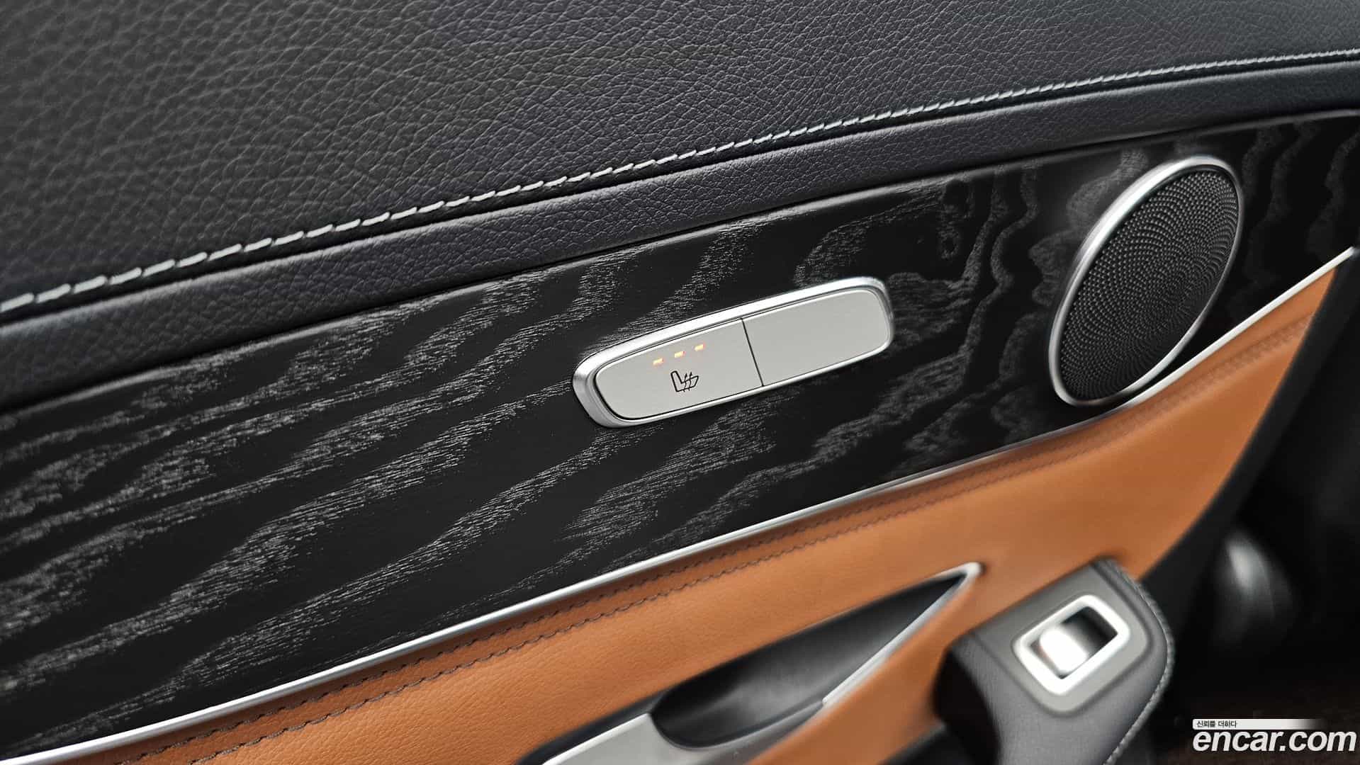 GLC-Class Mercedes-Benz 2018.1-OPTION-023
