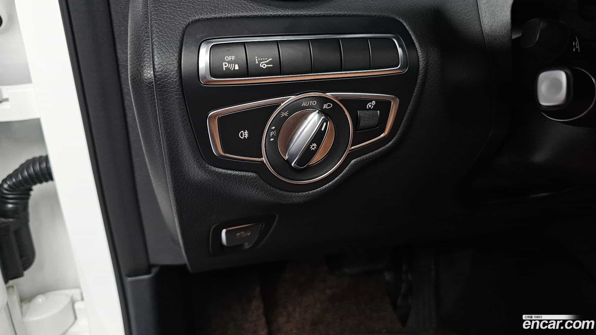 GLC-Class Mercedes-Benz 2018.1-OPTION-040