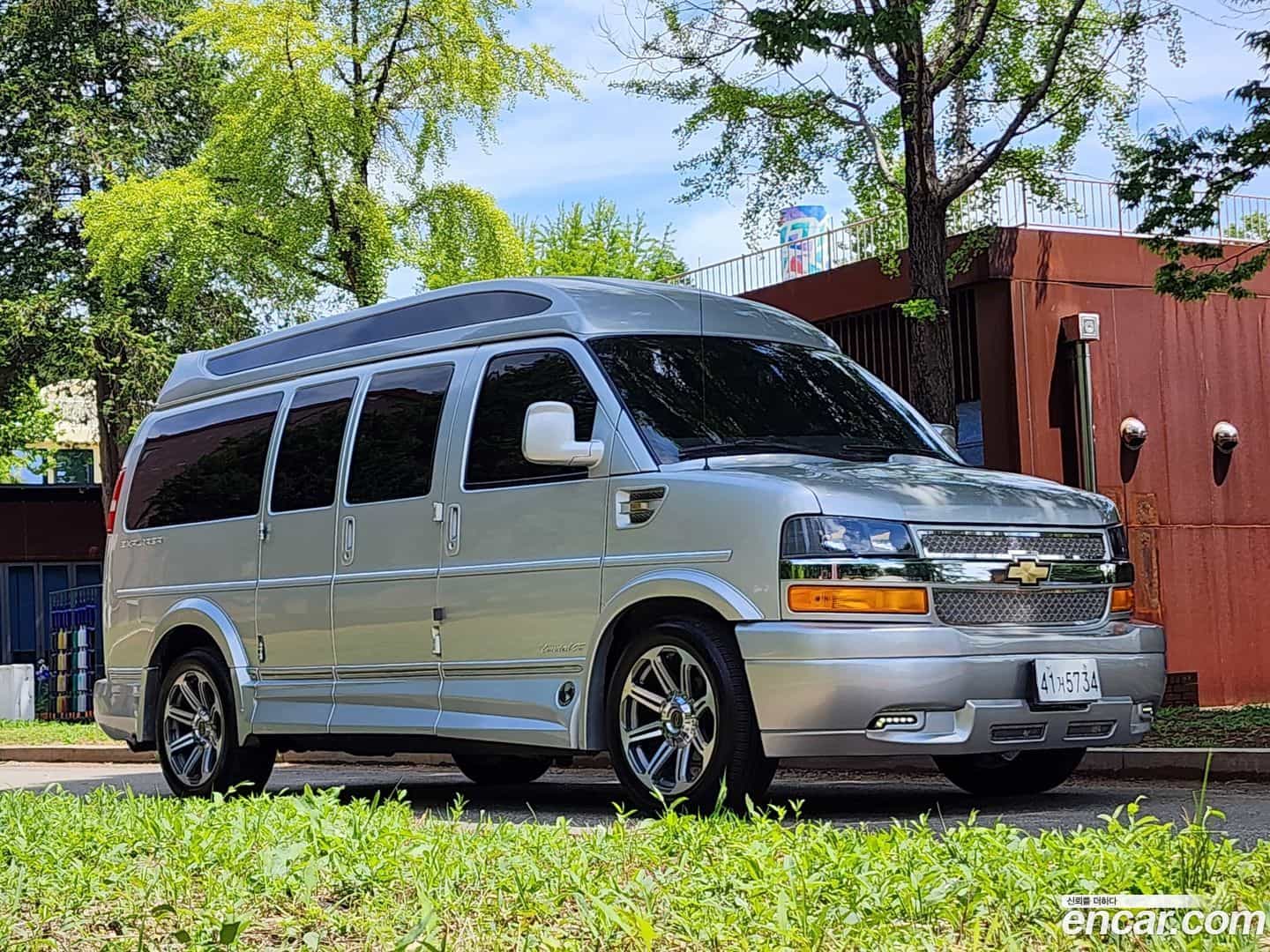 Express Van Chevrolet 2017.7-OUTER-001