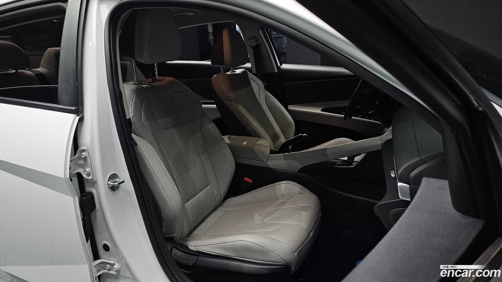 AVANTE Hyundai 2022.6-OPTION-015