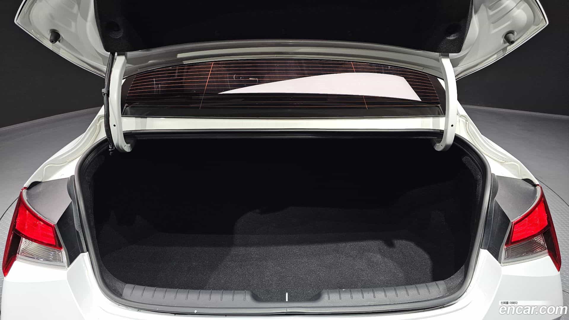 AVANTE Hyundai 2022.6-OPTION-022