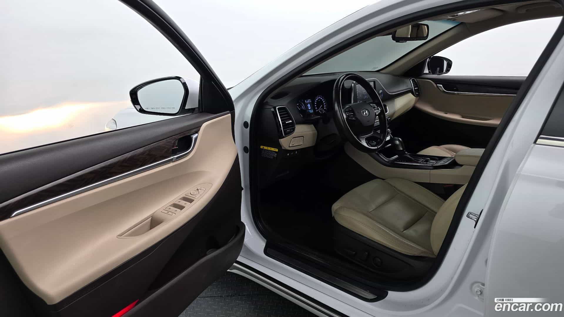 Grandeur Hyundai 2019.3-INNER-010