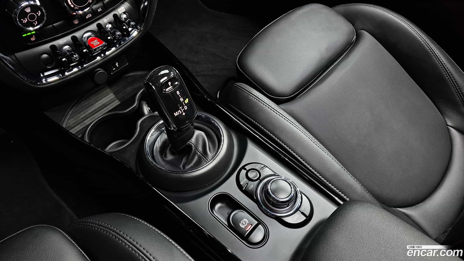 Clubman Mini 2022.4-INNER-009