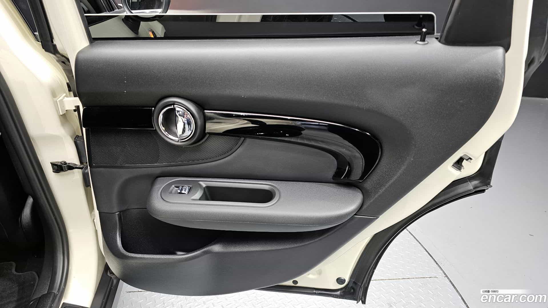 Clubman Mini 2022.4-INNER-035