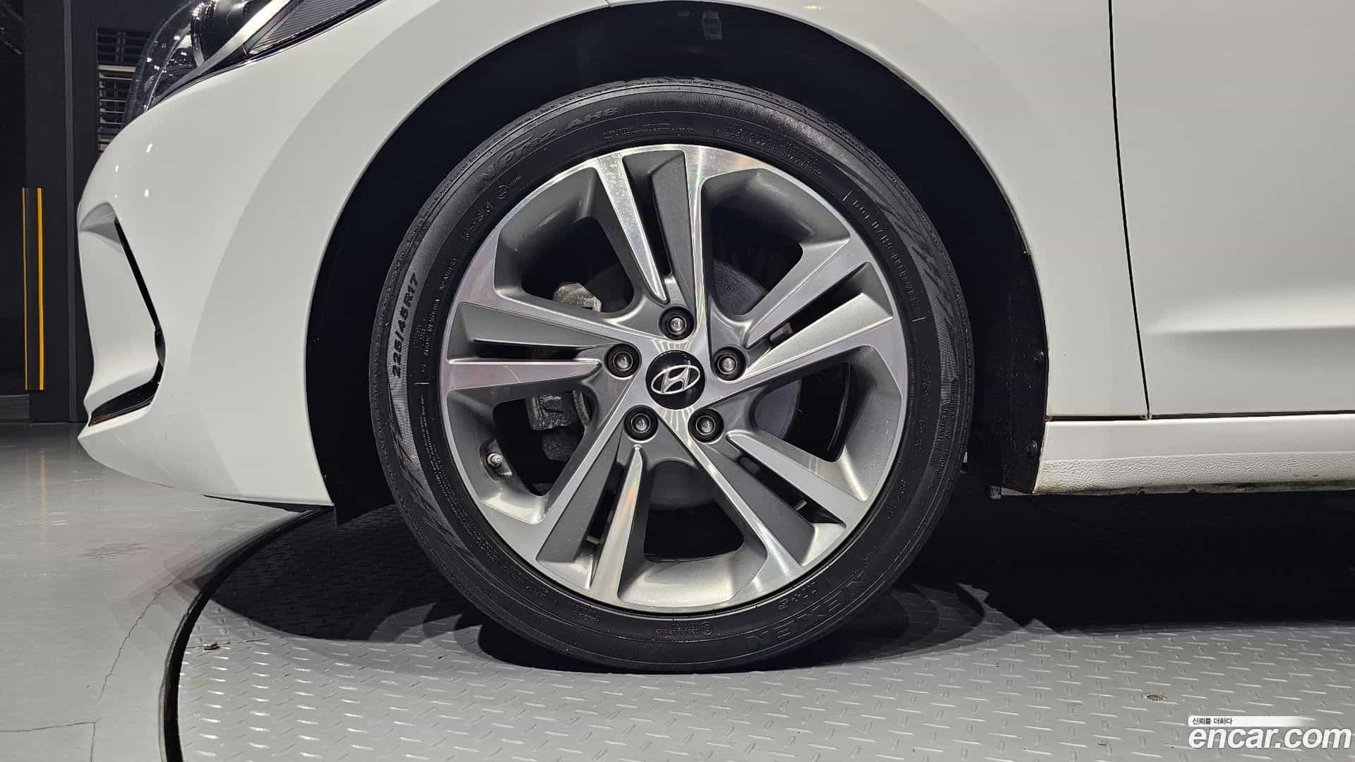 AVANTE Hyundai 2017.7-OUTER-005