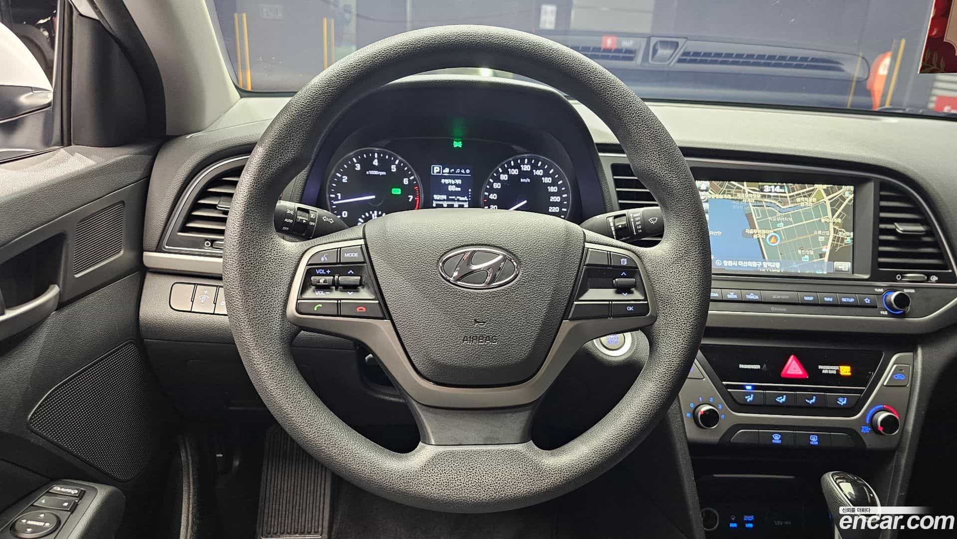 AVANTE Hyundai 2017.7-OPTION-017