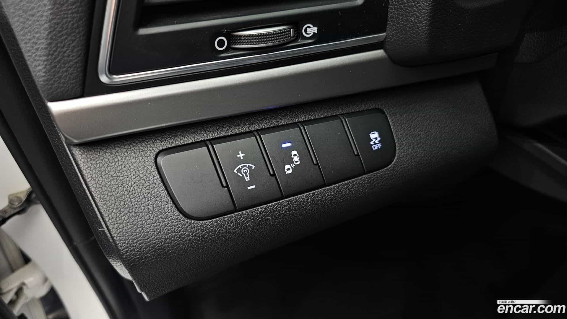 AVANTE Hyundai 2017.7-OPTION-020