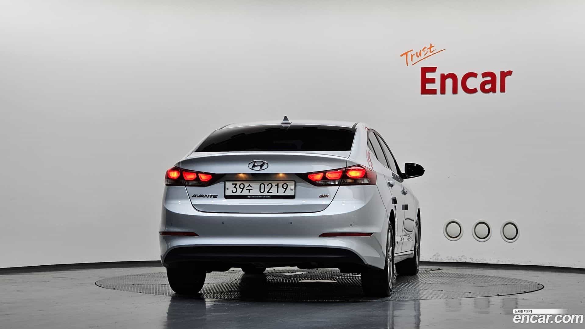 AVANTE Hyundai 2016.10-OUTER-004