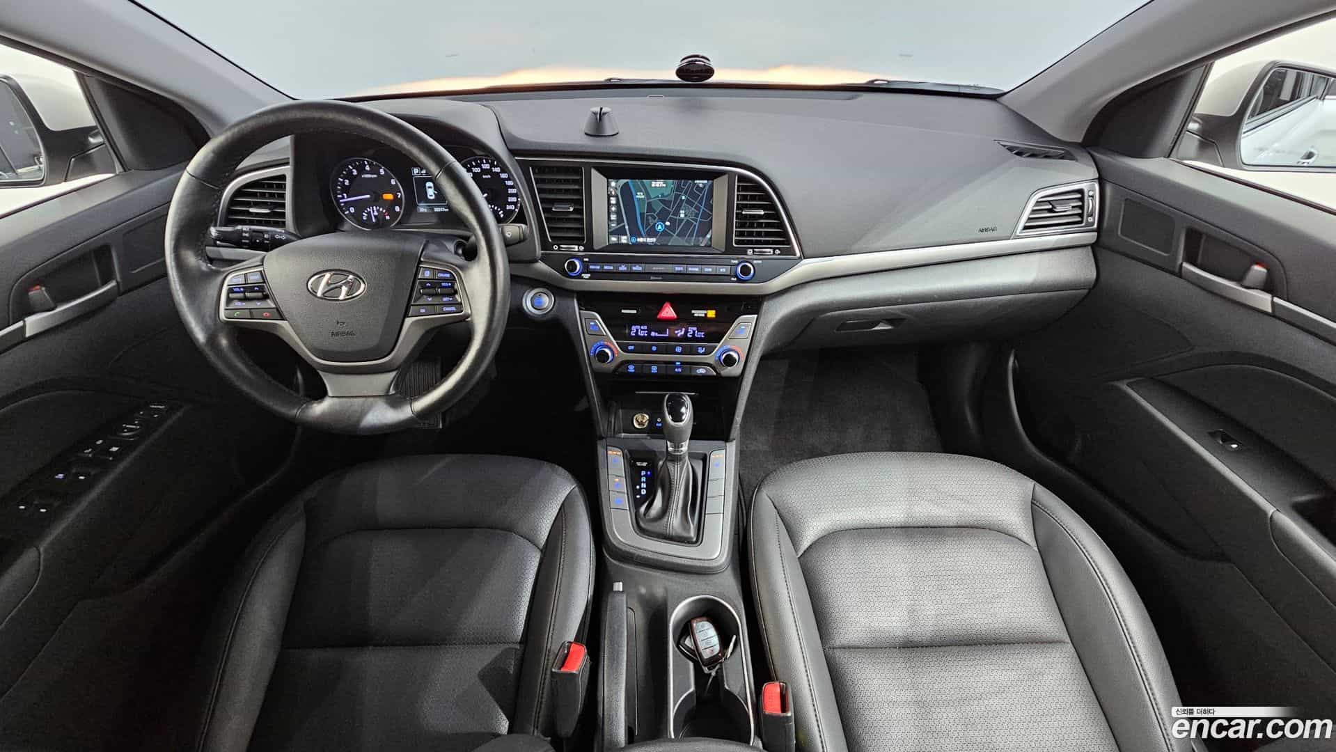 AVANTE Hyundai 2016.10-INNER-007