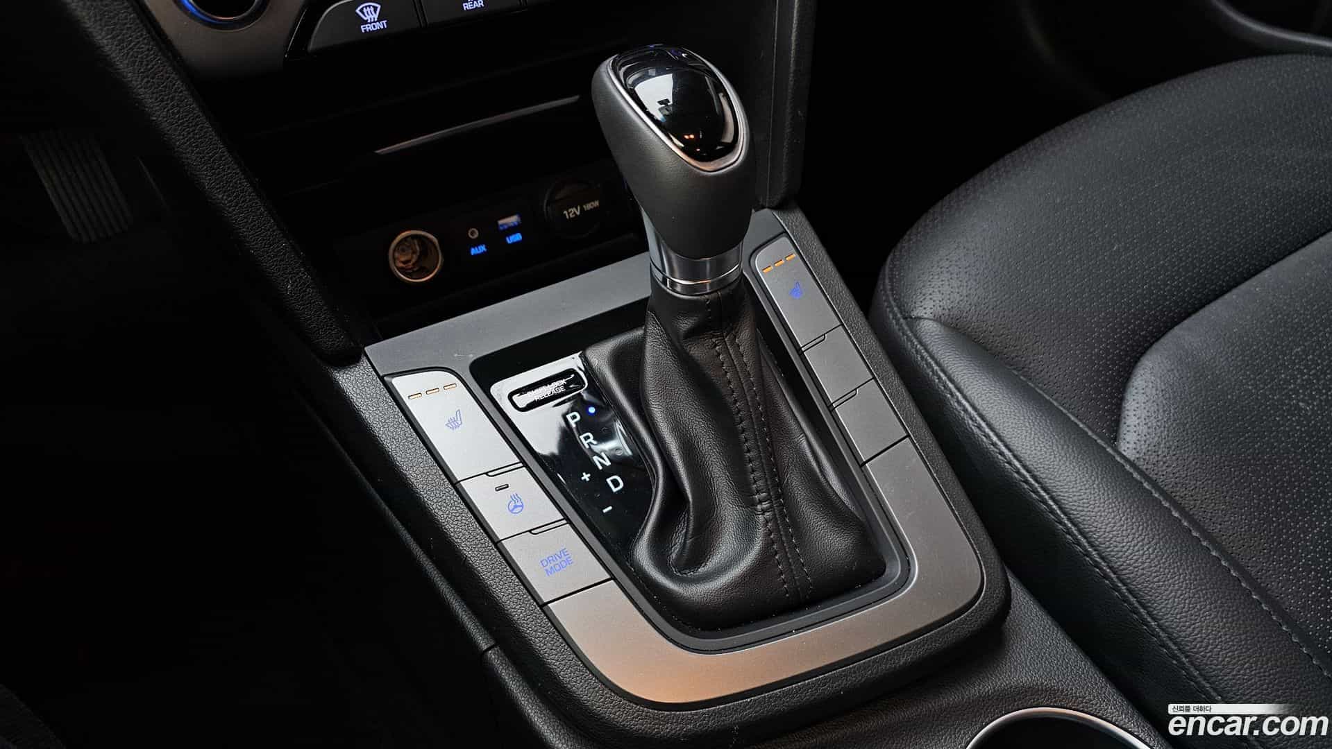 AVANTE Hyundai 2016.10-INNER-009