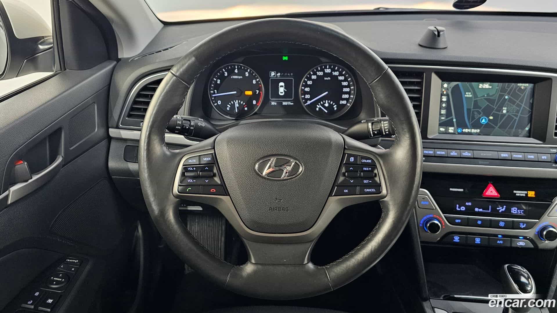 AVANTE Hyundai 2016.10-OPTION-018