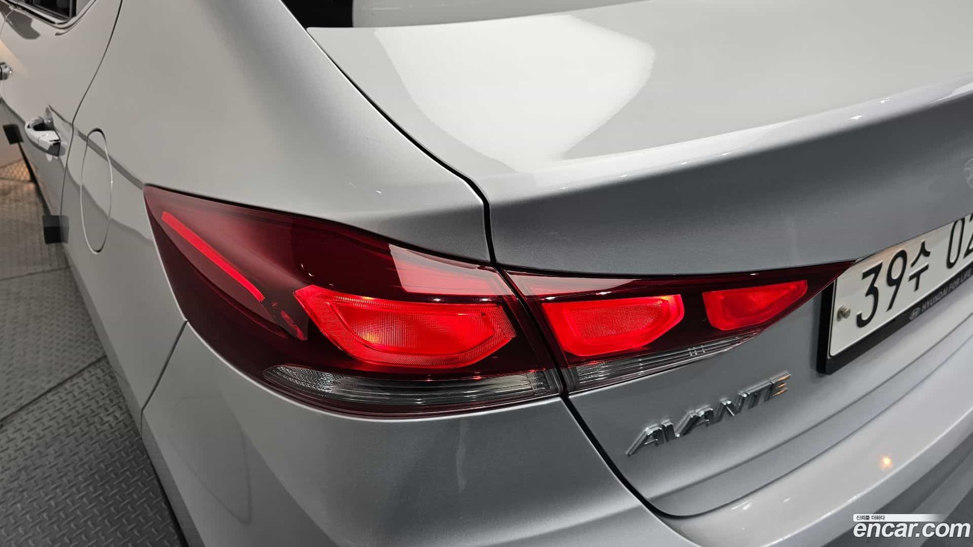 AVANTE Hyundai 2016.10-OUTER-033