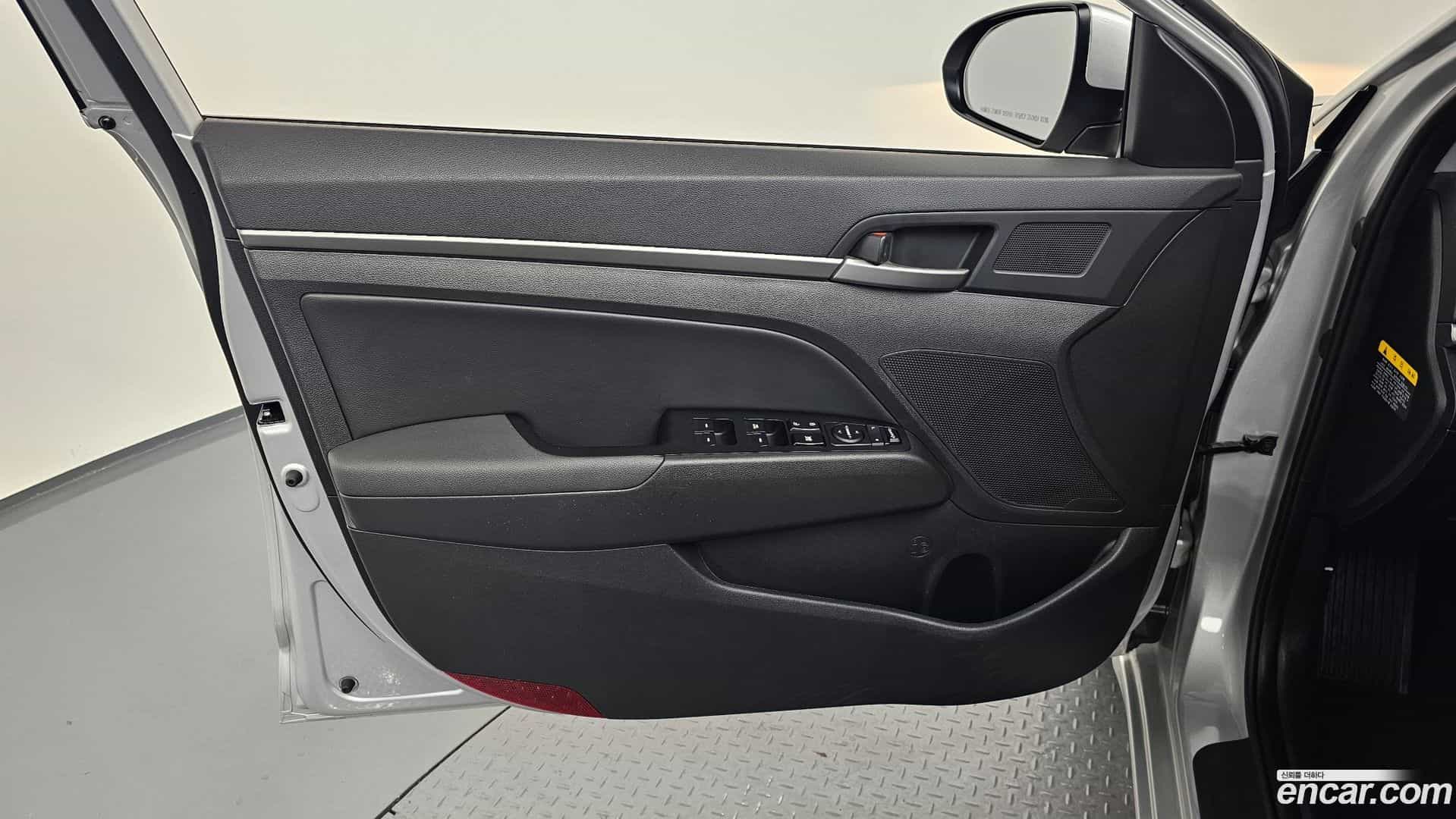 AVANTE Hyundai 2016.10-INNER-034