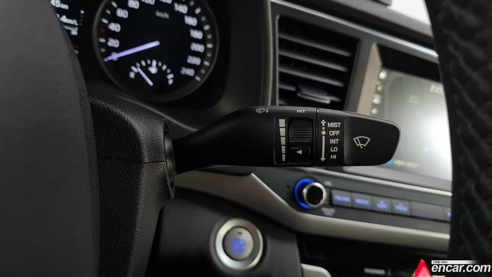 AVANTE Hyundai 2016.10-OPTION-041