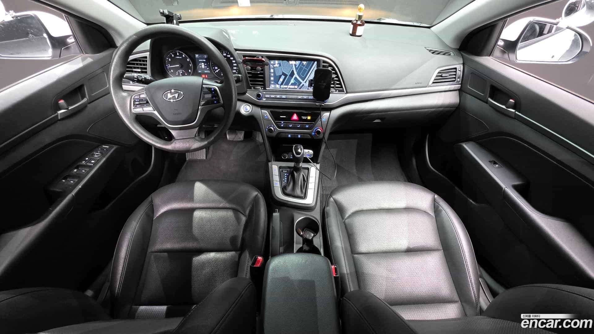AVANTE Hyundai 2018.7-INNER-007