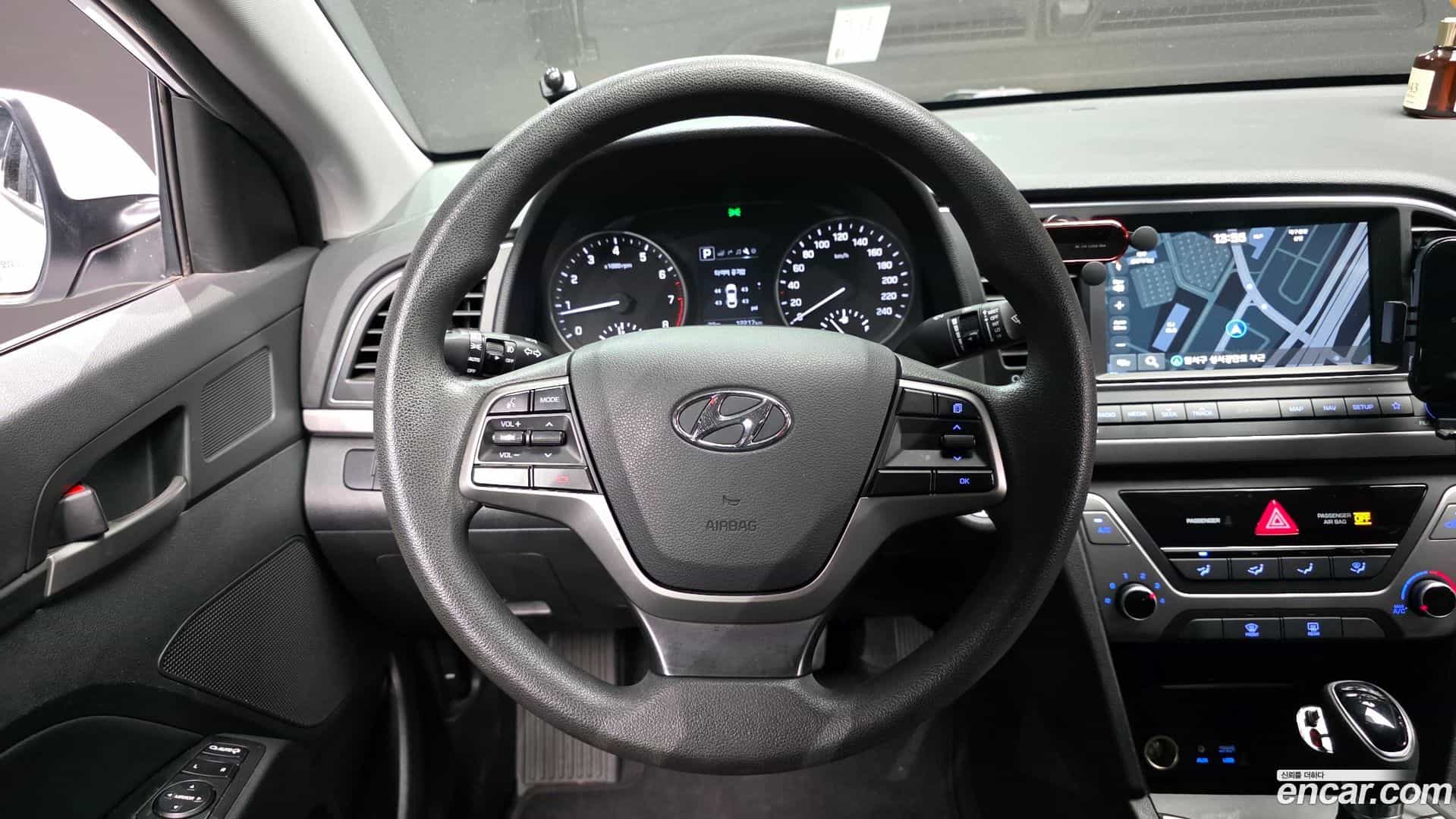 AVANTE Hyundai 2018.7-OPTION-016