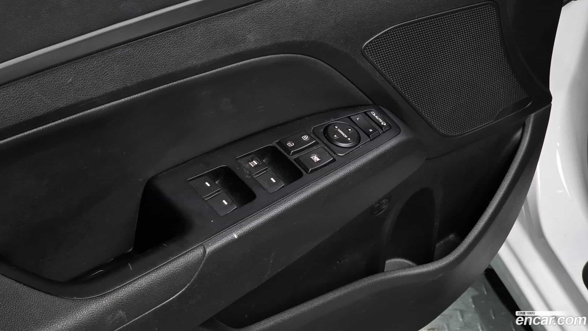 AVANTE Hyundai 2018.7-OPTION-020