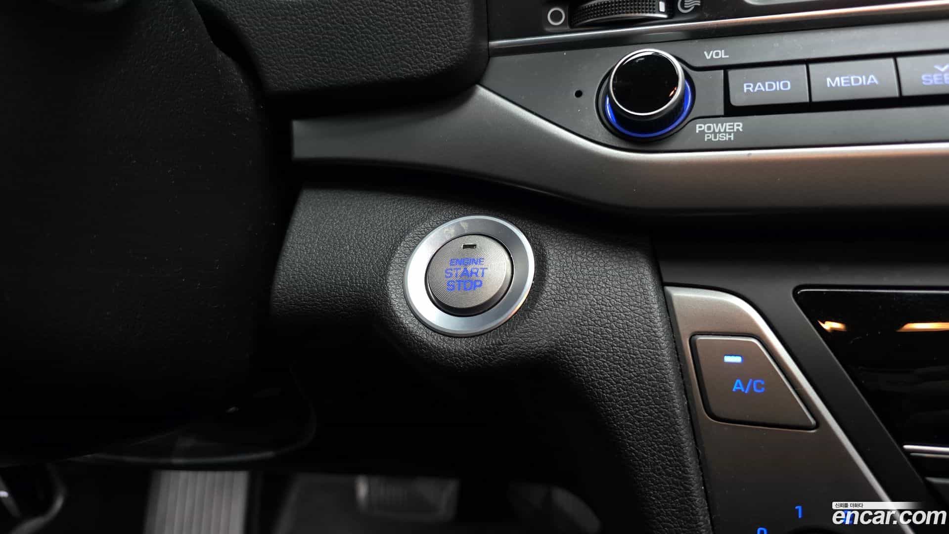 AVANTE Hyundai 2018.7-OPTION-021