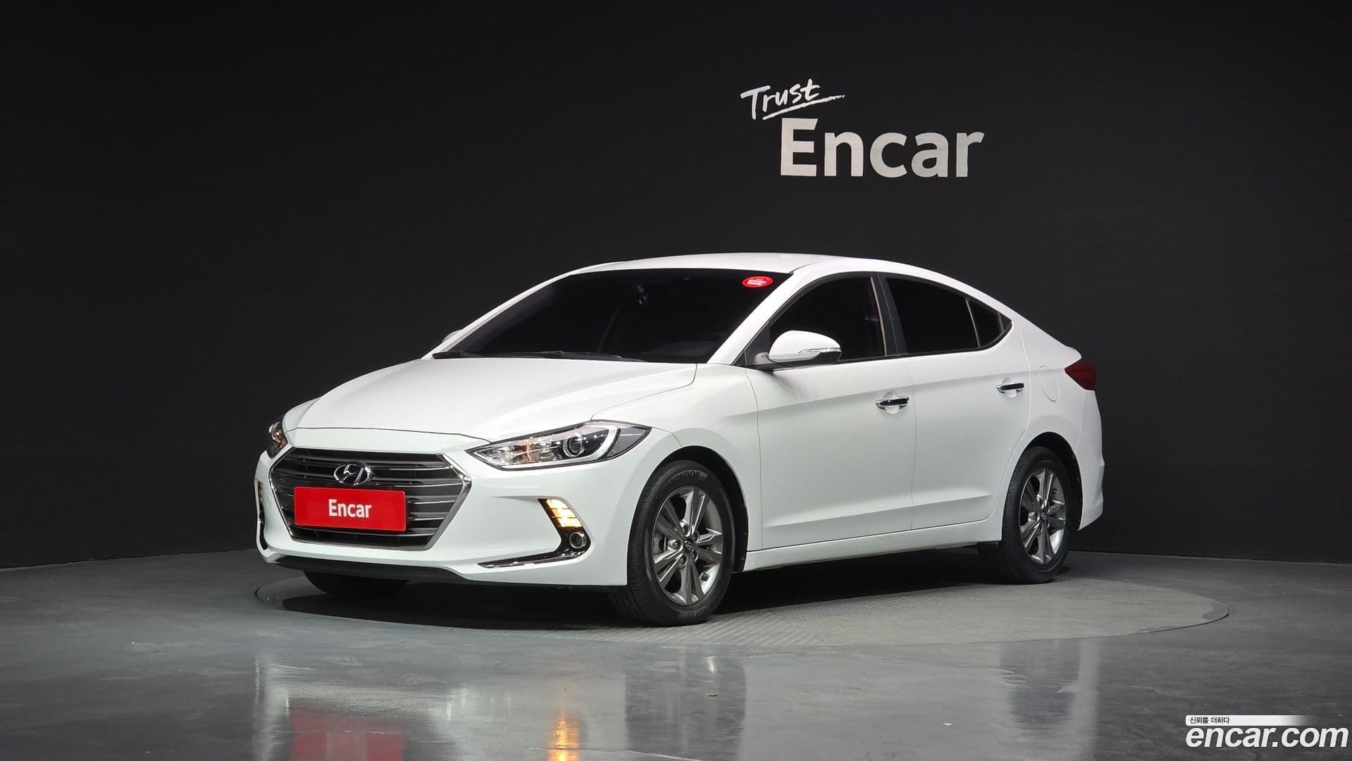 Main__Slider__Photo:AVANTE Hyundai 2016.8-0