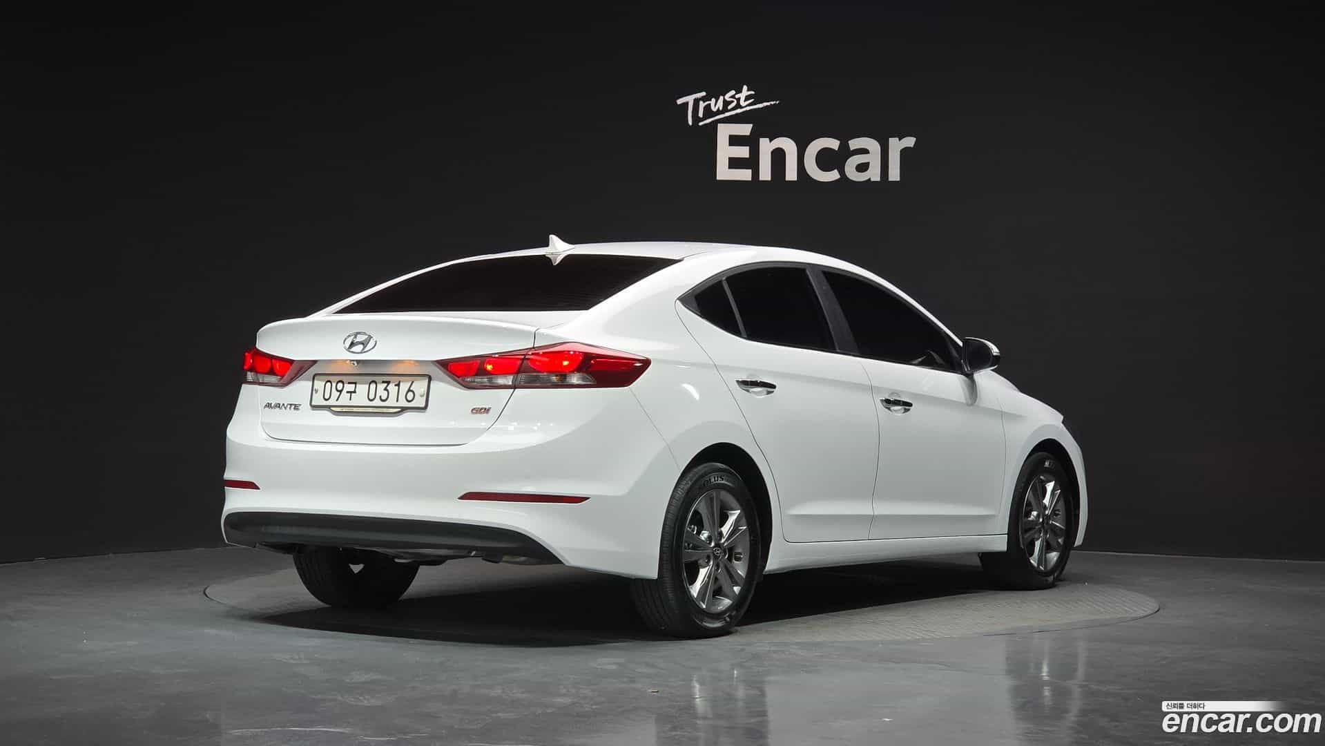 AVANTE Hyundai 2016.8-OUTER-002