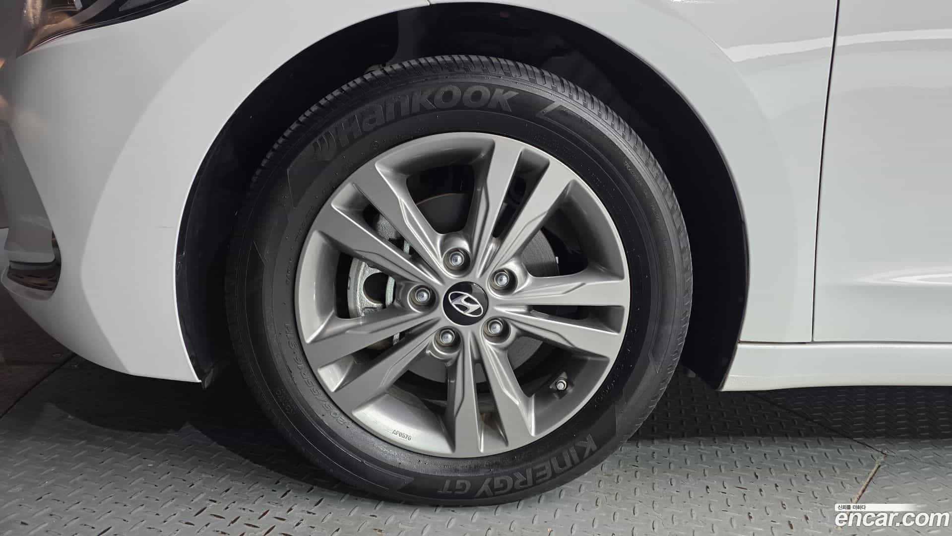 AVANTE Hyundai 2016.8-OUTER-005