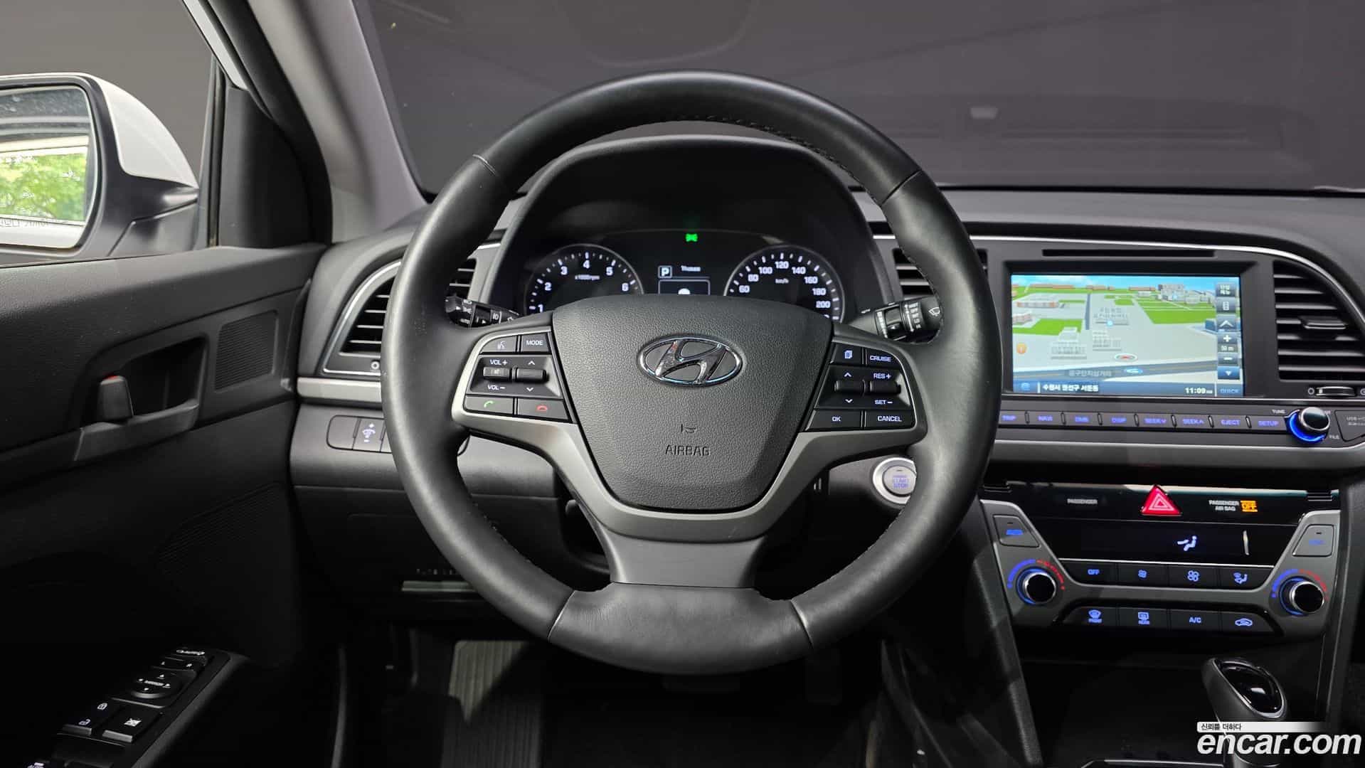 AVANTE Hyundai 2016.8-OPTION-018