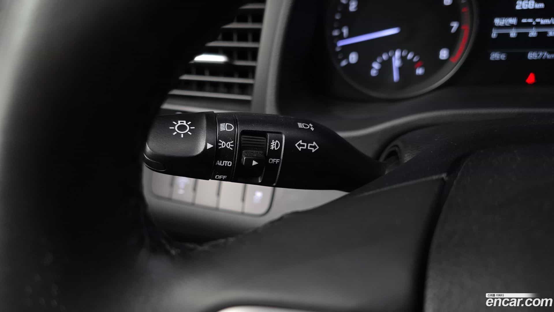 AVANTE Hyundai 2016.8-OPTION-024