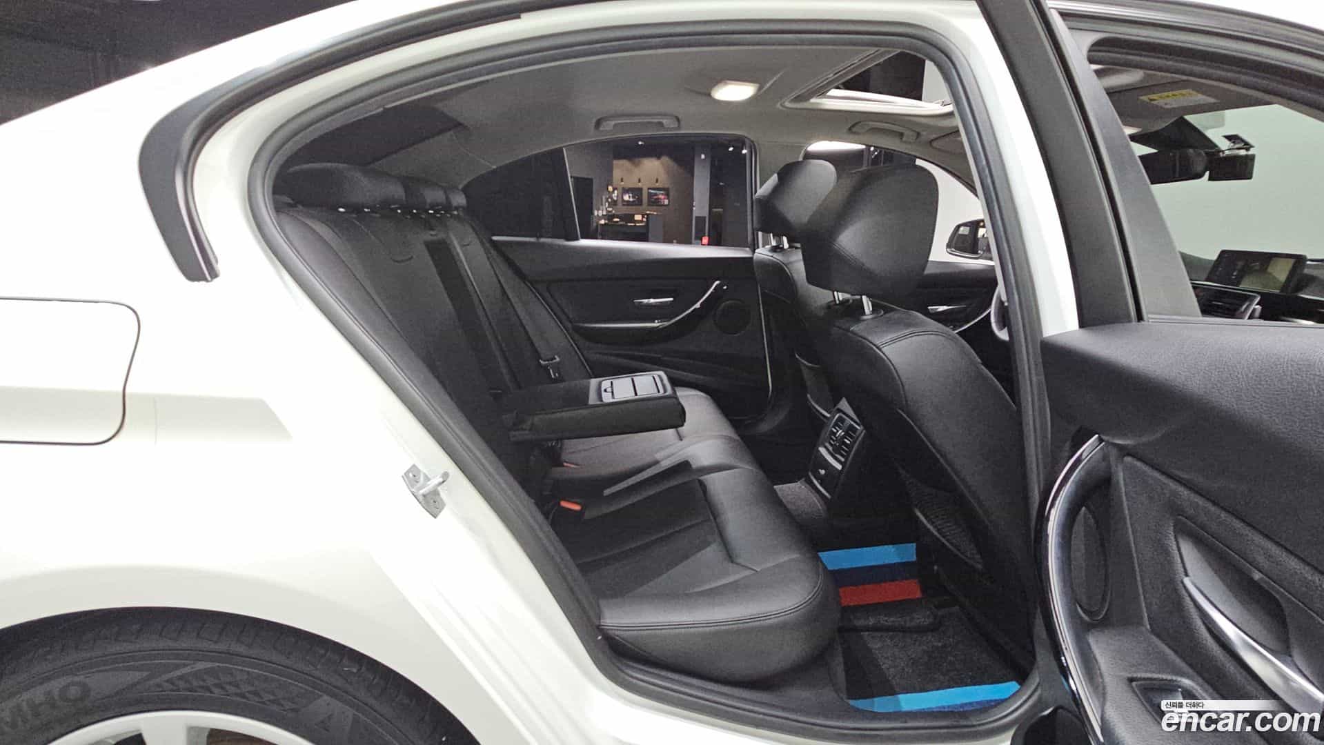 3-Series BMW 2018.11-INNER-036