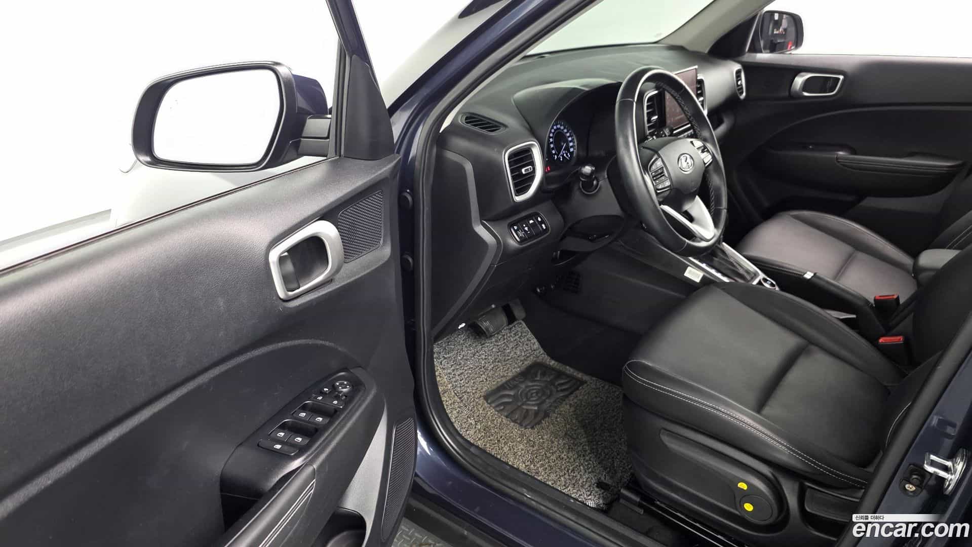 Venue Hyundai 2020.10-INNER-010