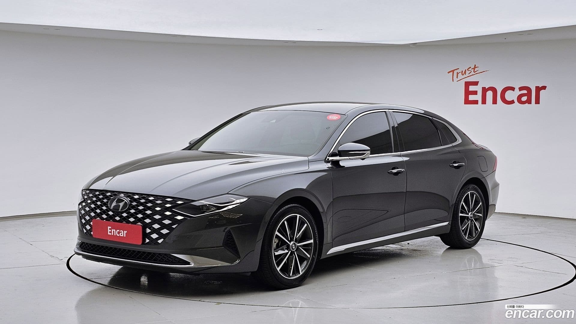 Main__Slider__Photo:Grandeur Hyundai 2022.3-0