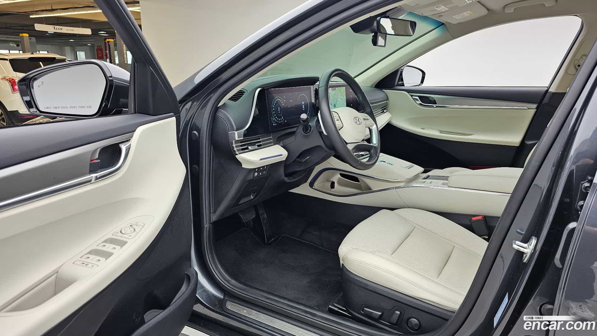 Grandeur Hyundai 2022.3-INNER-010
